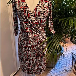 Laundry amazing dress so easy to wear! Great fabric and great design!